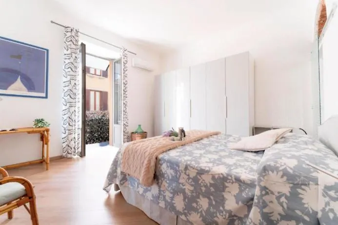 Luxury Apartment In Isola - De Castillia 20 ミラノ